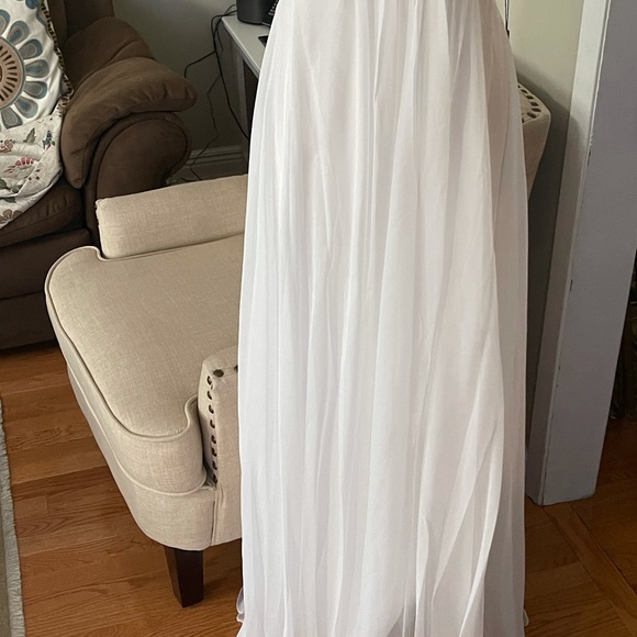 Prom dress La Femme NWT white chiffon size 4 with gold beads - Picture 4 of 10